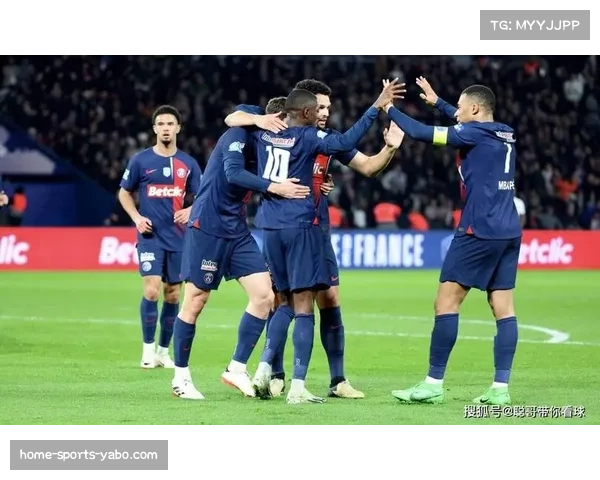 里昂对阵巴黎一役攻防转换节奏快，双方创造多次得分良机